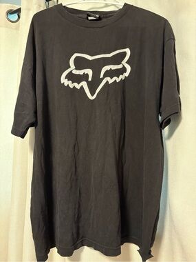 💙4/$10💙 Fox Black Short-Sleeve Tee with White Fox Head Logo
